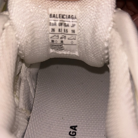 Kids Balenciaga (Lilgirl) worn 3times in condition doesn’t come with box or bag